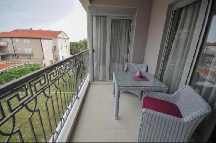 Seaside Apartments Petrovac Exteriör bild