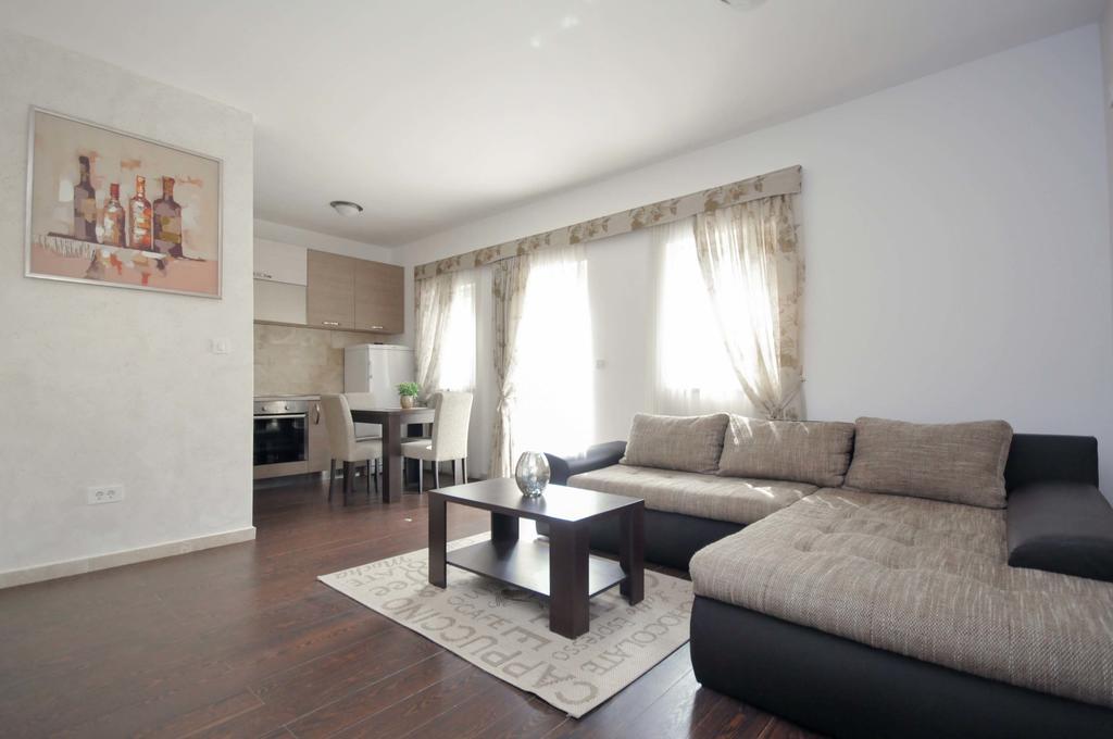 Seaside Apartments Petrovac Exteriör bild