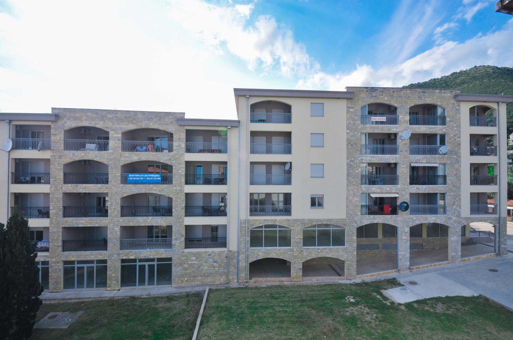 Seaside Apartments Petrovac Exteriör bild