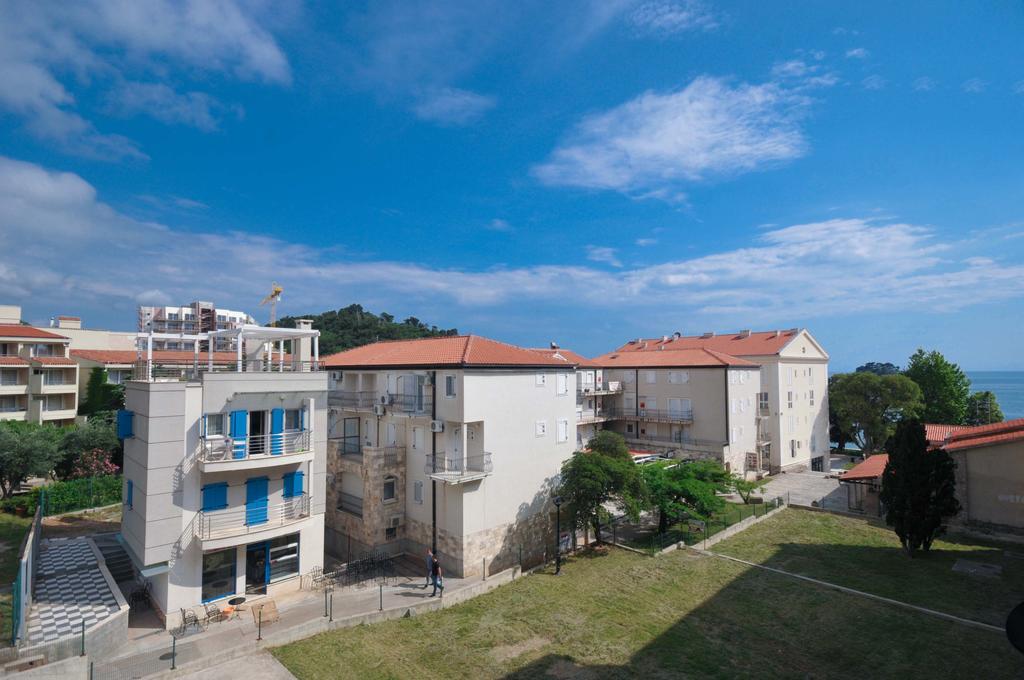 Seaside Apartments Petrovac Exteriör bild