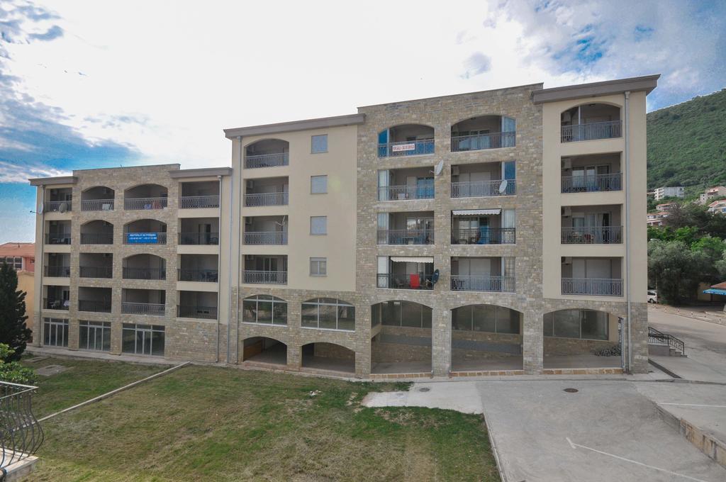 Seaside Apartments Petrovac Exteriör bild