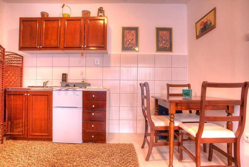 Seaside Apartments Petrovac Rum bild