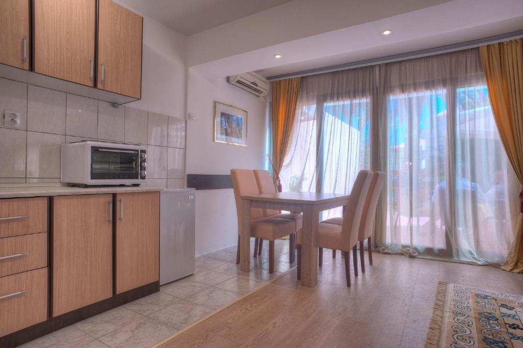 Seaside Apartments Petrovac Rum bild